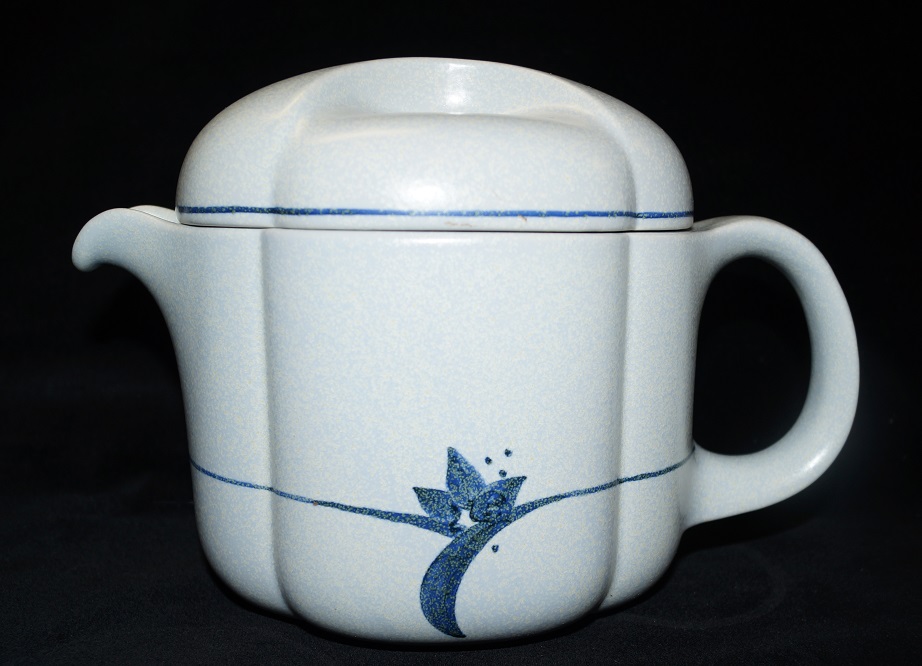 Rosenthal Form ohne Namen Nora: Teekanne für 6 Personen 1,20 ltr. Rosenthal Form ohne Namen Nora: Teekanne für 6 Personen 1,20 ltr.