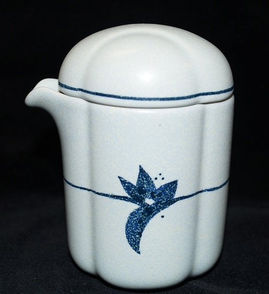 Rosenthal Form ohne Namen Nora: Milchkännchen für 6 Personen 0,16 ltr. Rosenthal Form ohne Namen Nora: Milchkännchen für 6 Personen 0,16 ltr.