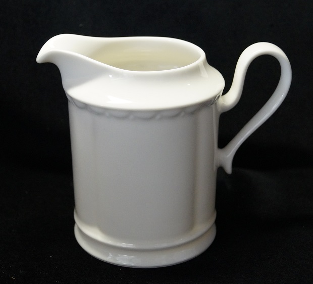 Rosenthal Anna Weiss - Pearl China: Milchkännchen 6 Pers. 0,33 ltr. Rosenthal Anna Weiss - Pearl China: Milchkännchen 6 Pers. 0,33 ltr.