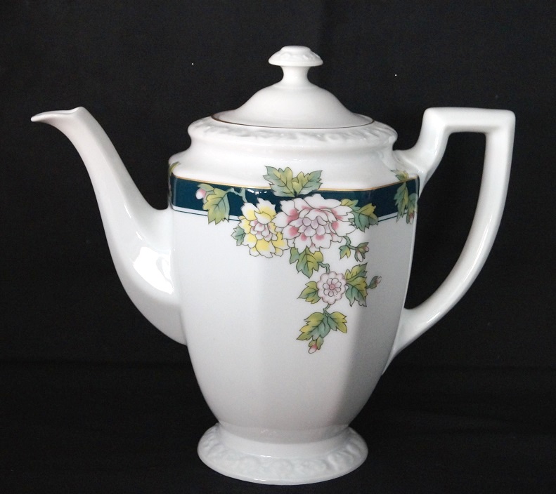 Rosenthal Maria Petersburg: Kaffeekanne für 6 Personen 1,08 ltr. Rosenthal Maria Petersburg: Kaffeekanne für 6 Personen 1,08 ltr.